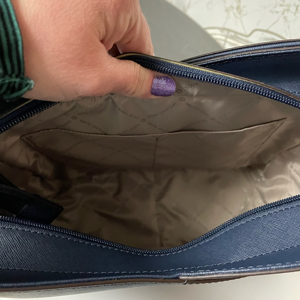 Navy blue Michael Kors purse. Brand new - Picture 5 of 6